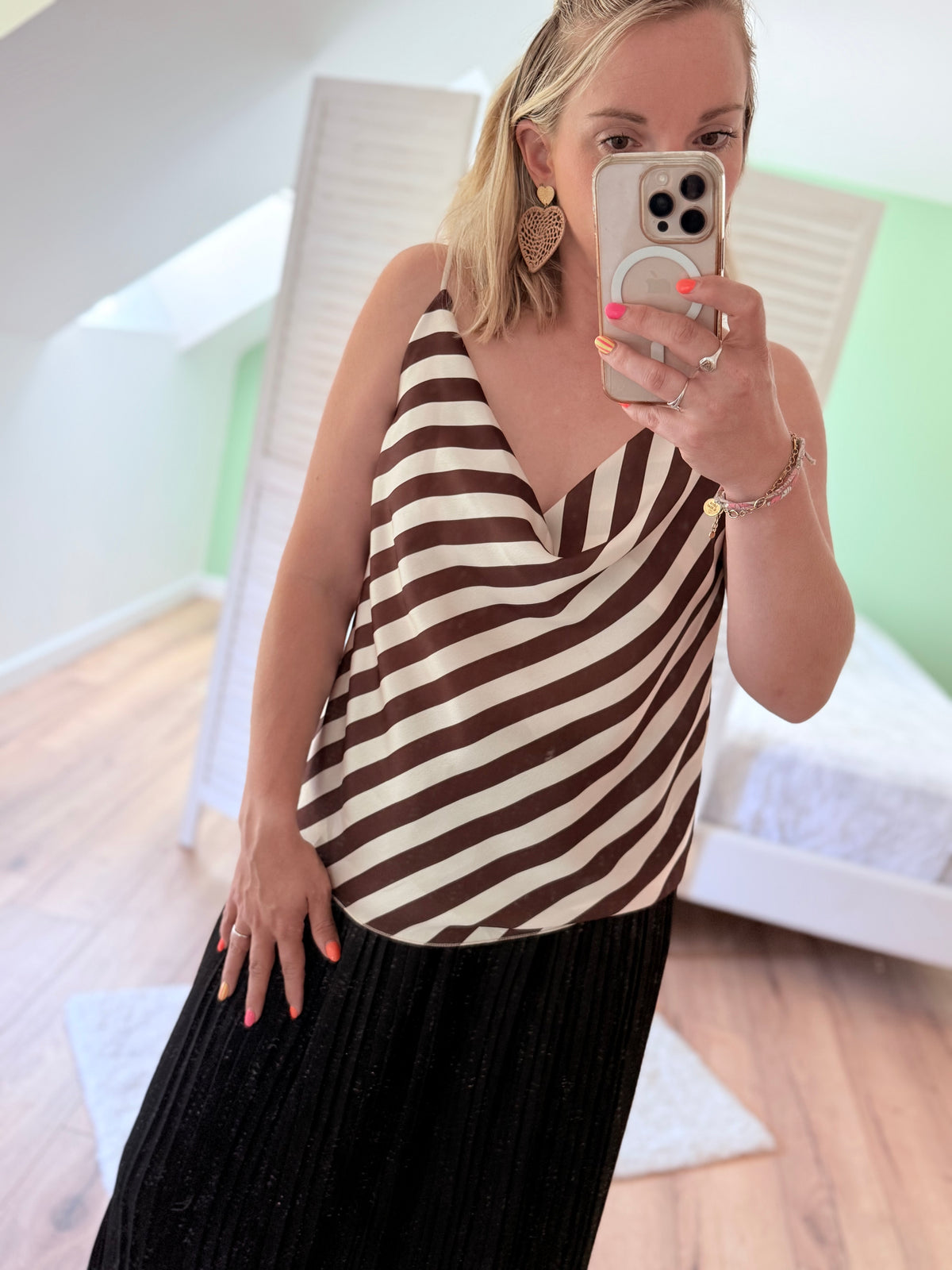 Top SATIN