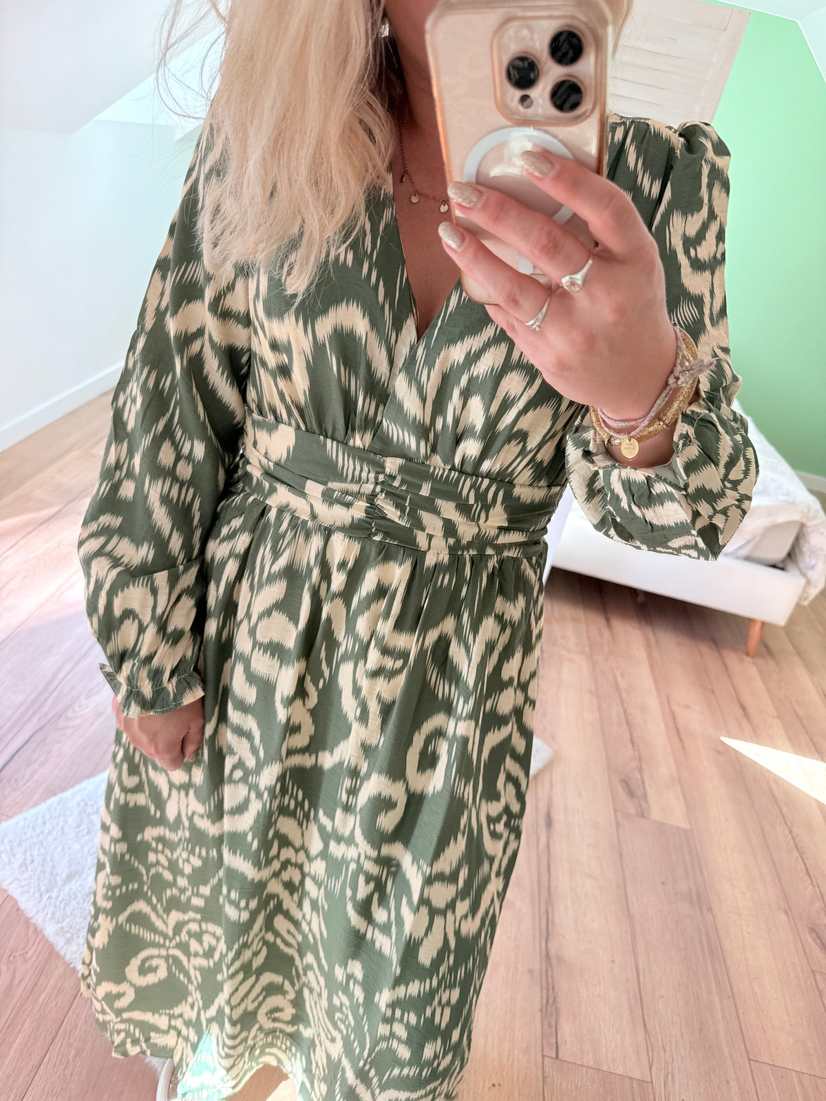 Robe INES
