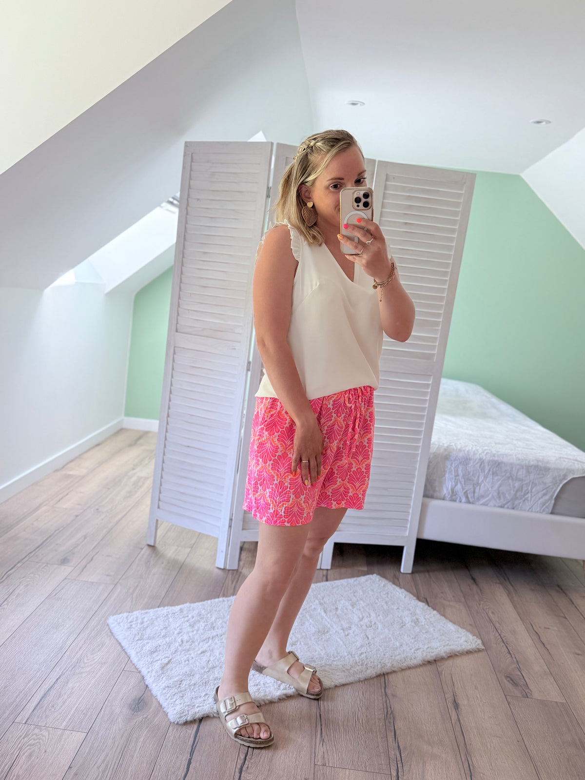 Short DELPHINE