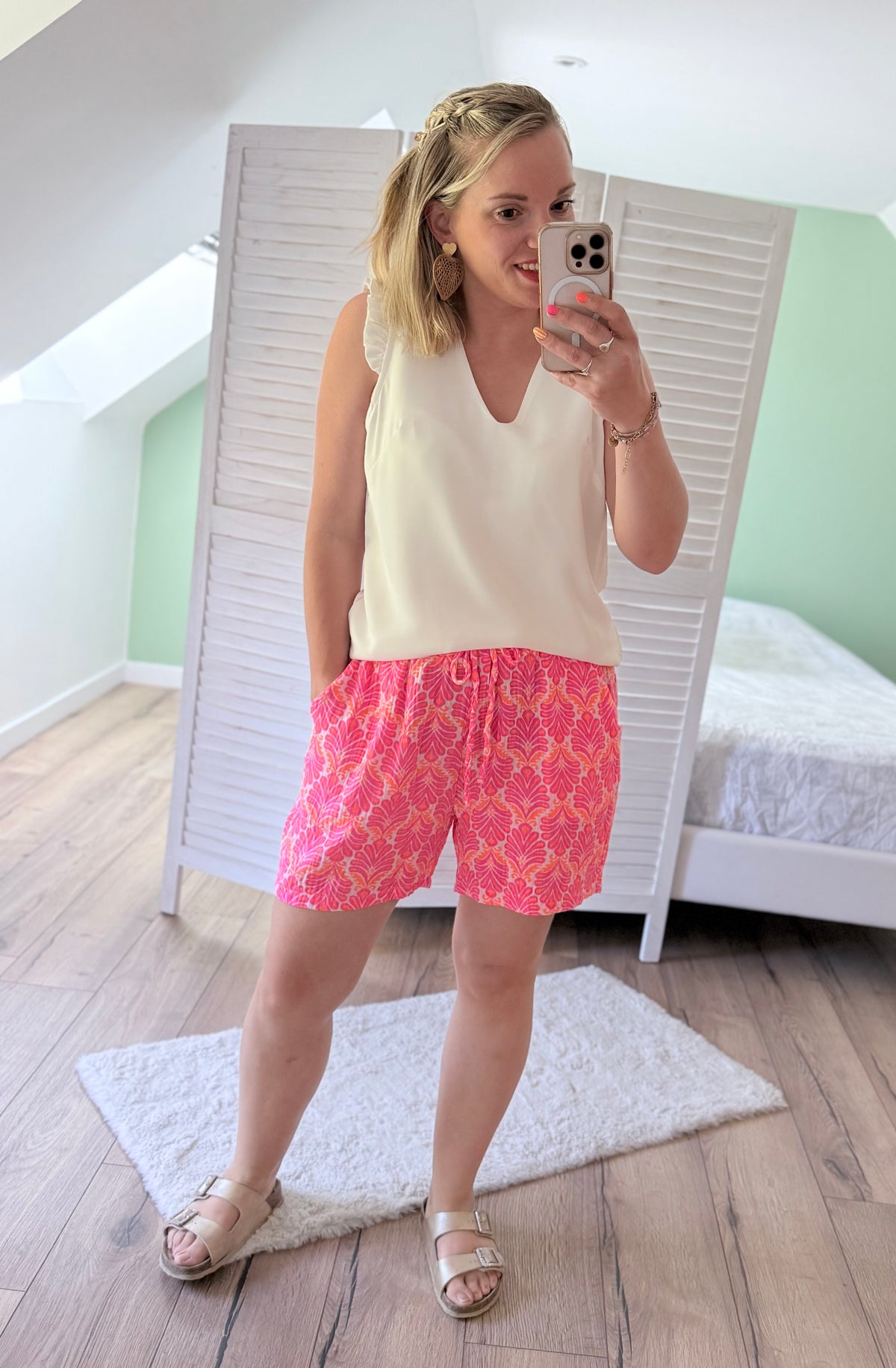Short DELPHINE