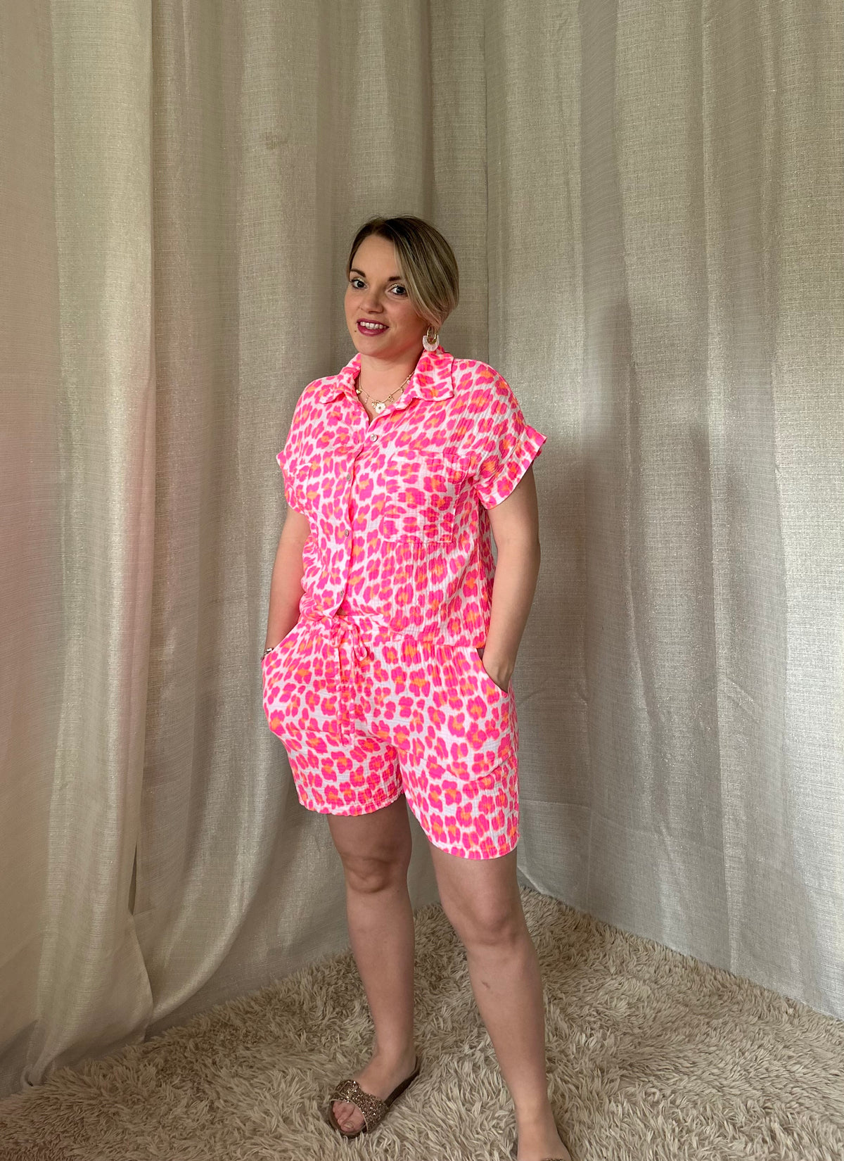 Short DELPHINE