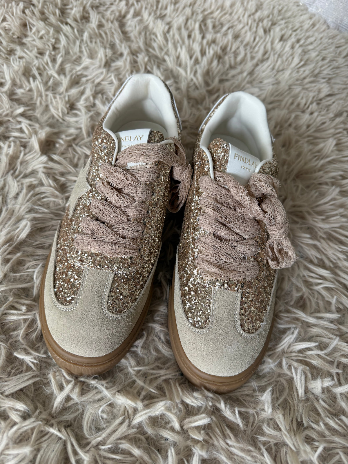 Basket sequins
