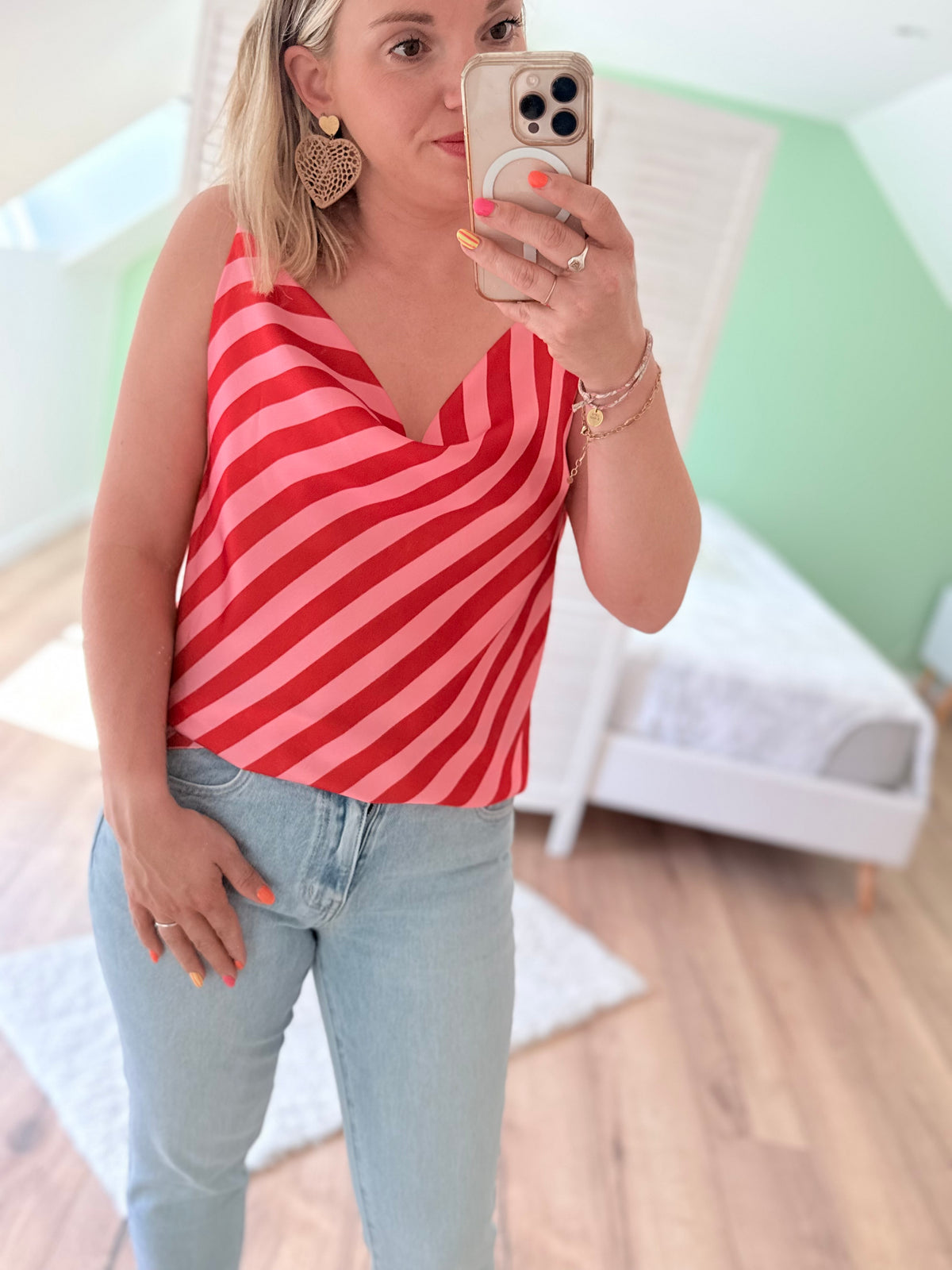 Top SATIN