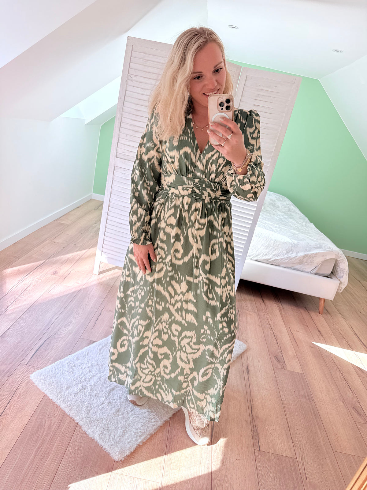 Robe INES